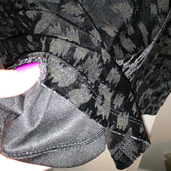 ⭐️Junior’s Animal Print Mini Skirt - Picture 3 of 4